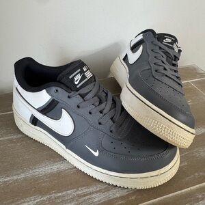 Nike Air Force 1 Low GS Anthracite Black White 7Y | Fits Women's 8.5